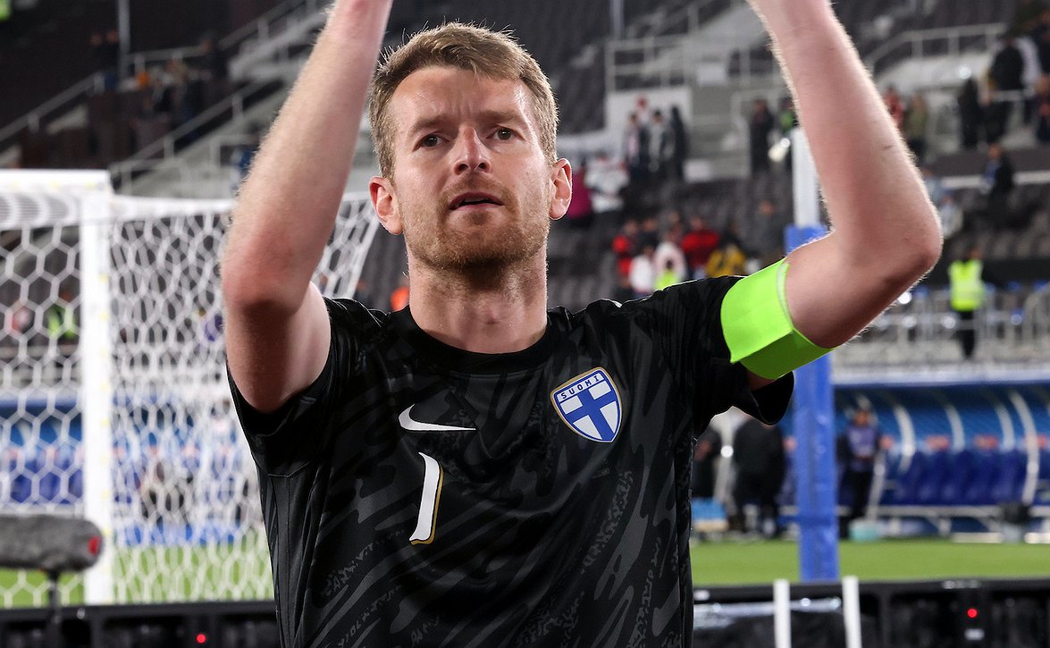 Lukas Hradecky meet & greet -tapahtumassa ennen TPS-KuPS -ottelua 17.6.