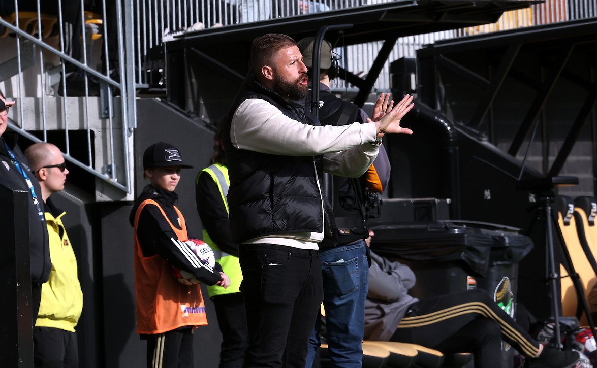 "Ottakaa mukaanne ystävät, naapurit ja sukulaiset" - SJK-luotsi Gómez korostaa yleisön tuen merkitystä