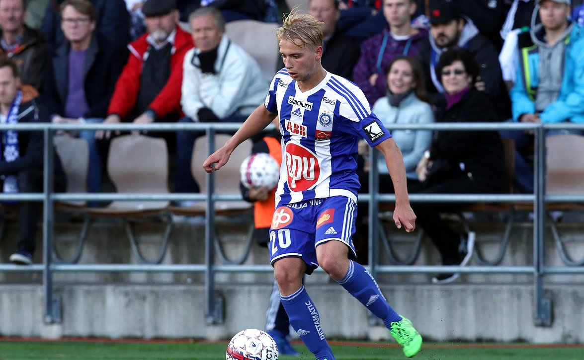 HJK vahvalla ryhmällä Nõmme Kaljua vastaan