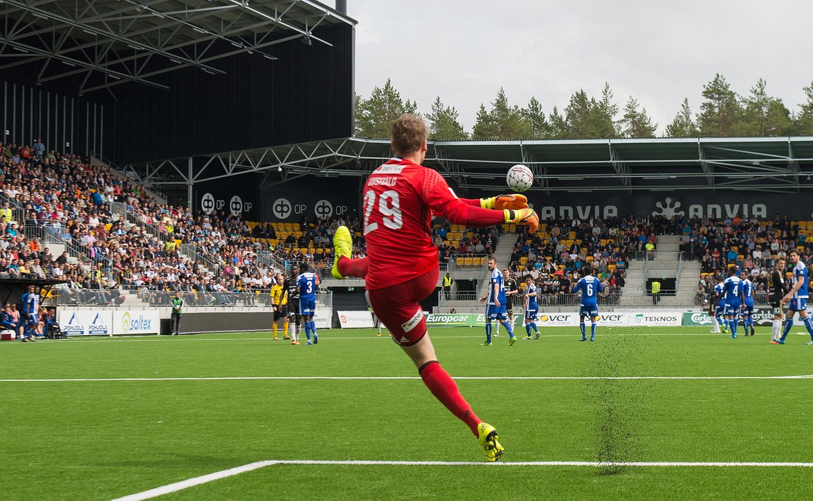 Lehkosuolta kehuja Uusitalolle