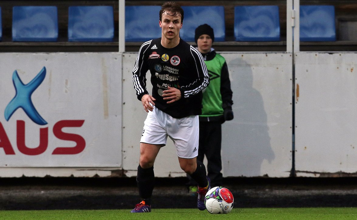 Ykkösen kärki tiivistyi