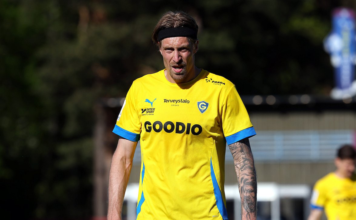 Mittava ura päätökseen - Teemu Penninkangas pistää pelikengät naulaan