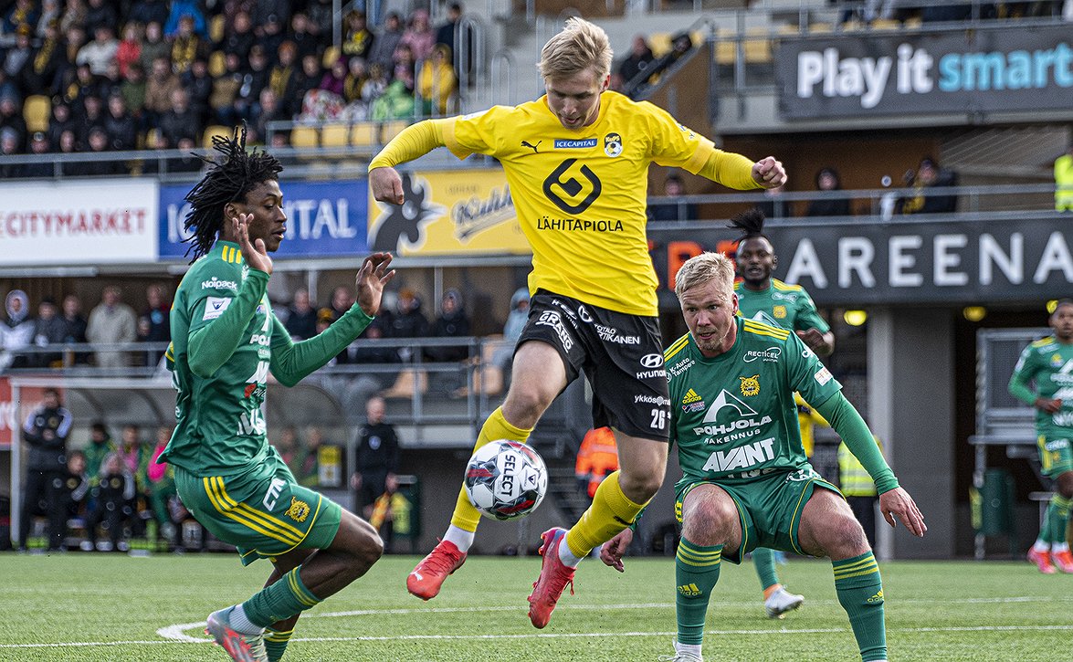 ​"Maksamme kovia oppirahoja" – KuPS-luotsi Pasi Tuutti myöntää töitä olevan vielä paljon