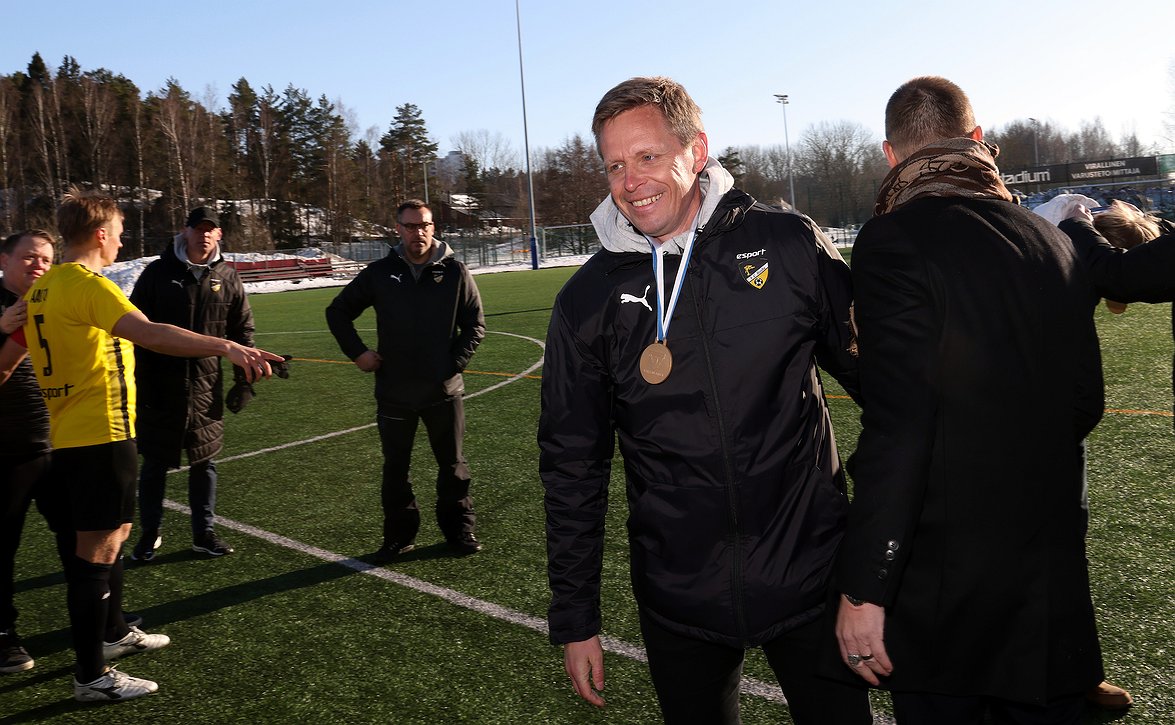 Vesa Vasara lupaa aktiivista FC Honkaa – ”Joukkue on tosi työteliäs”