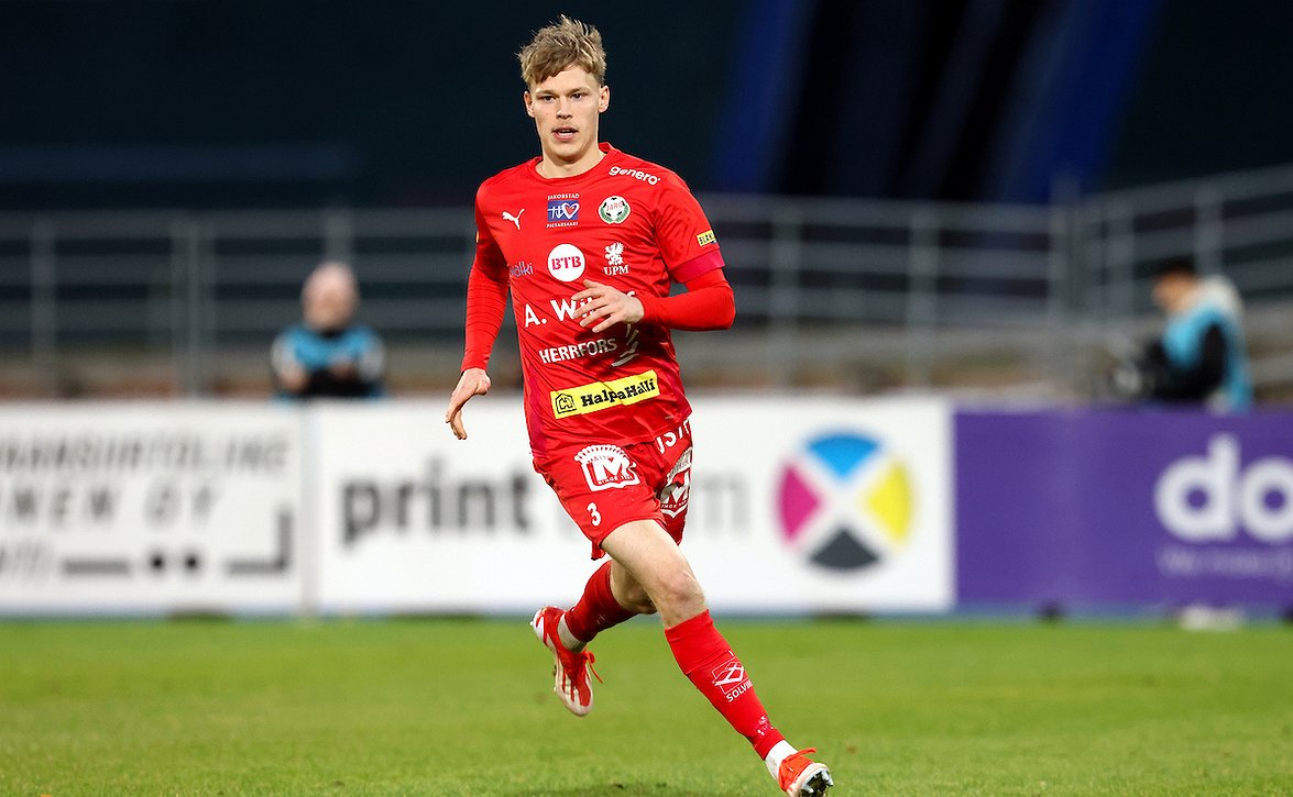 Sami Sipola takaisin Jaron paitaan
