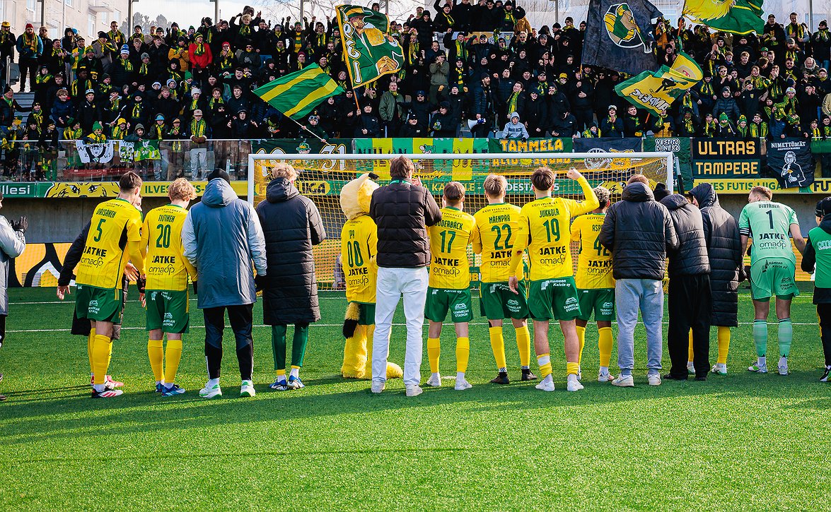 Ilves ja FinAid yhteistyössä Ukrainan hyväksi - "Nikopolin alueella jo nuorten joukkueita nimeltä Ilves"