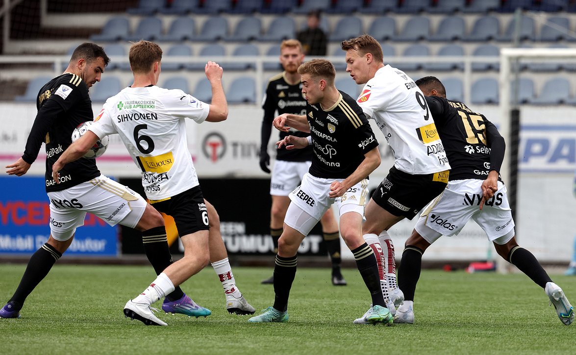 Kolmen ottelun tiistai takana Veikkausliigassa – KuPS ja HJK voittoihin, Valkeakoskella tasapeli