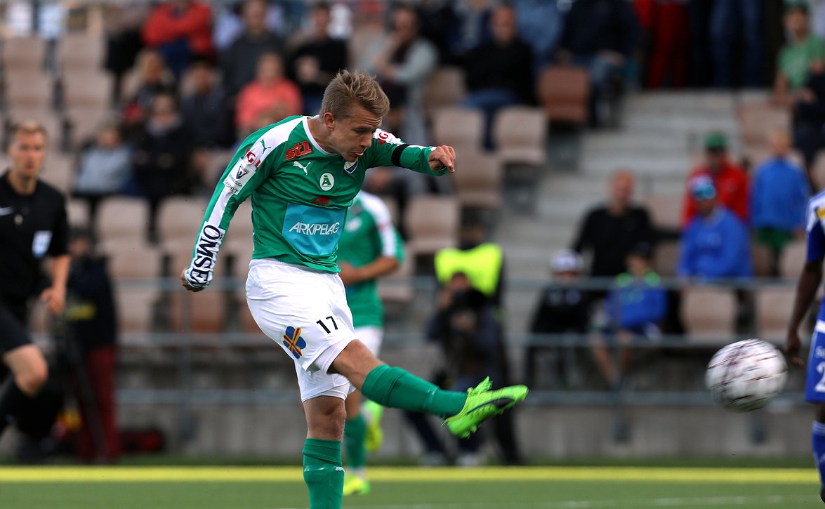 ​IFK Mariehamn järjesti maalijuhlat – Sidille ja Mbomalle hattutemput