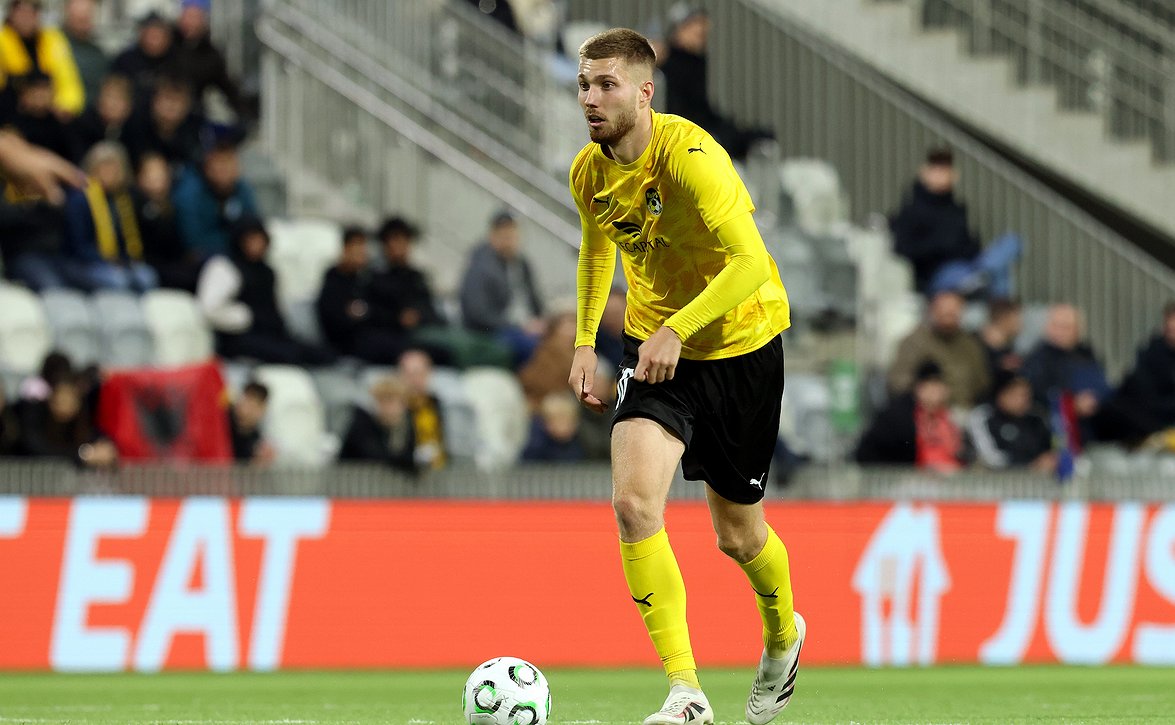 ​KuPS:n Doni Arifi odottaa vesi kielellä torstaita – "Satavarmasti urani isoin ja hienoin peli"