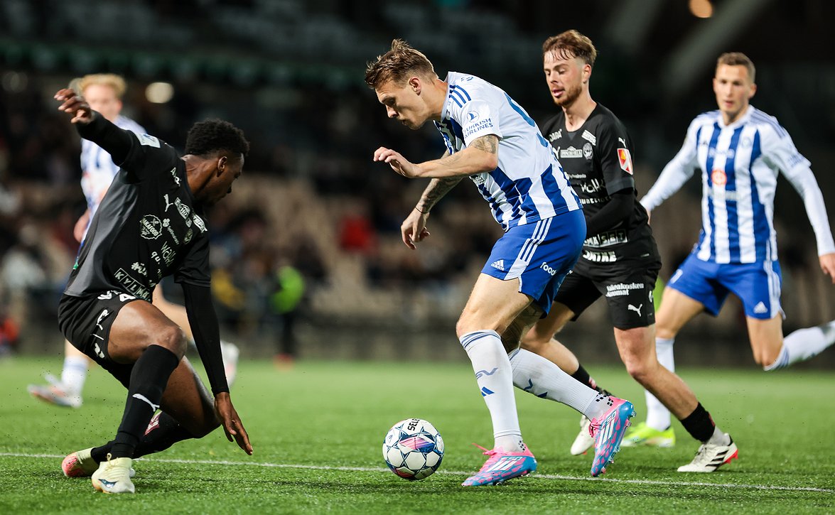"Olemme vaikeassa kierteessä" - HJK:n päävalmentaja Toni Korkeakunnas myöntää puutteet pelissä