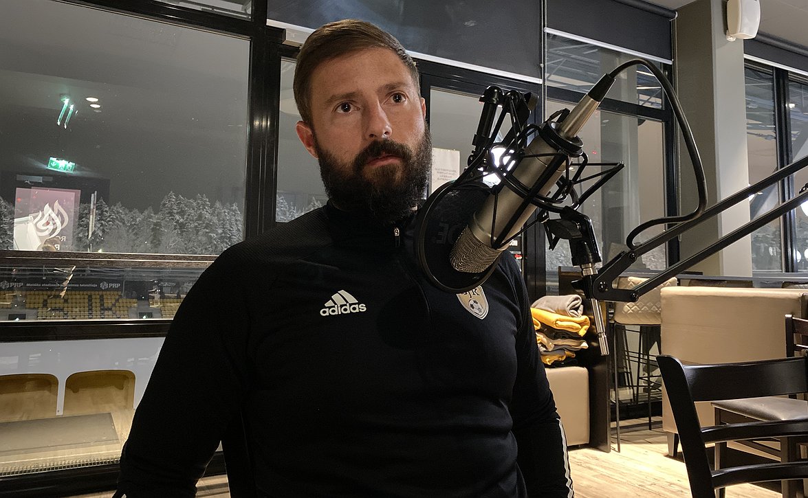 "Surullista katsojien ja kannattajien puolesta" - SJK-luotsi Gómez harmittelee lauantain peruuntumista