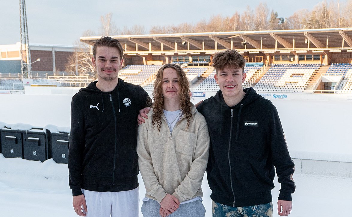 Kolme lupaavaa junioria sopimuksiin Hakan kanssa