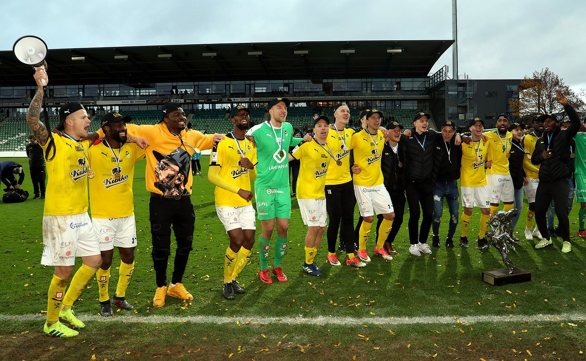 Vapaaehtoisryhmä KuPS IV vietti ansaittua kauden päätösjuhlaa