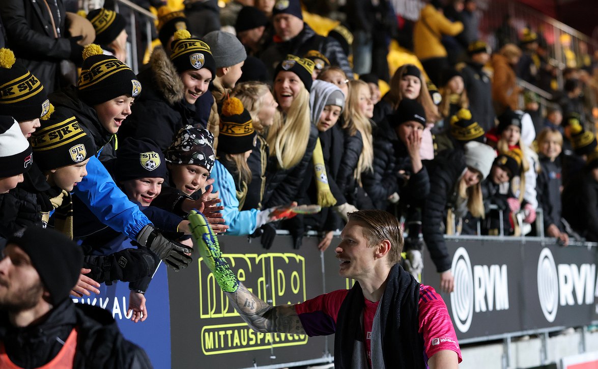 "Harmillista kannattajien kannalta" - SJK-luotsi Gómez korostaa fanien merkitystä