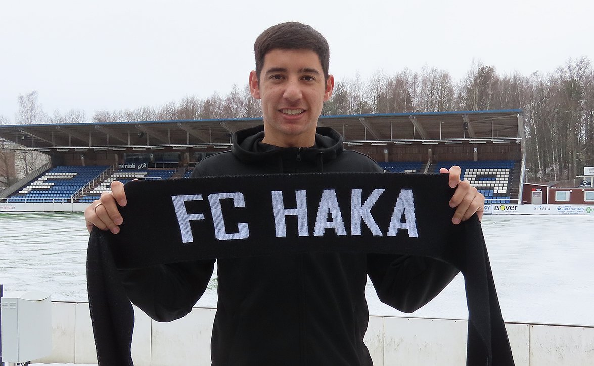 Kaivattu vahvistus Hakaan - argentiinalaishyökkääjä Juan Lescano sopimukseen