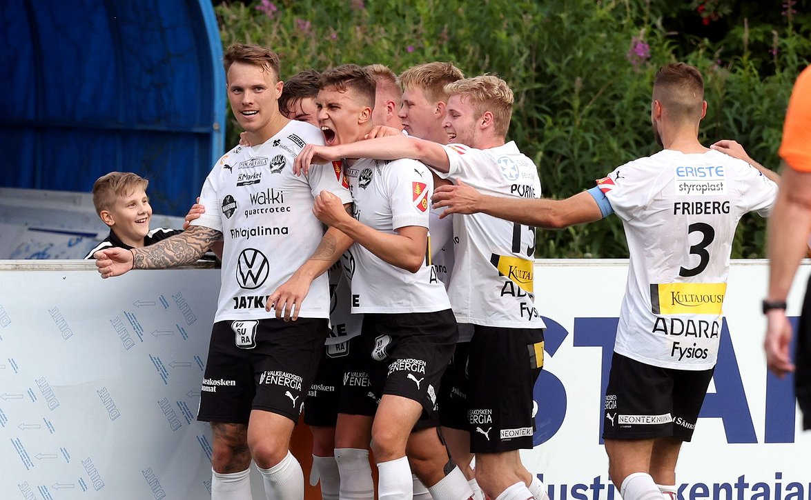 ​"Hyvä lisä ryhmäämme, mutta haluamme nähdä vielä hiukan lisää" – Haka testaa togolaispuolustajaa