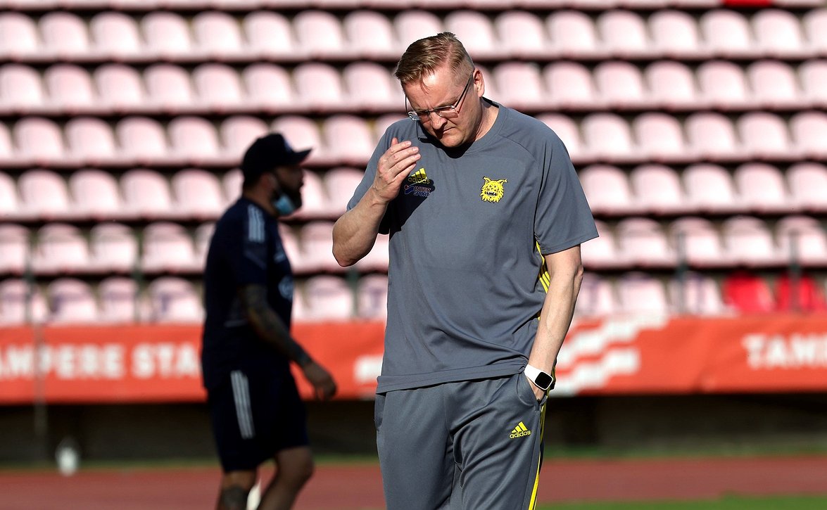 "Tietynlaista shakkiahan se on" - tutut valmentajat vastakkain Ratinassa lauantaina