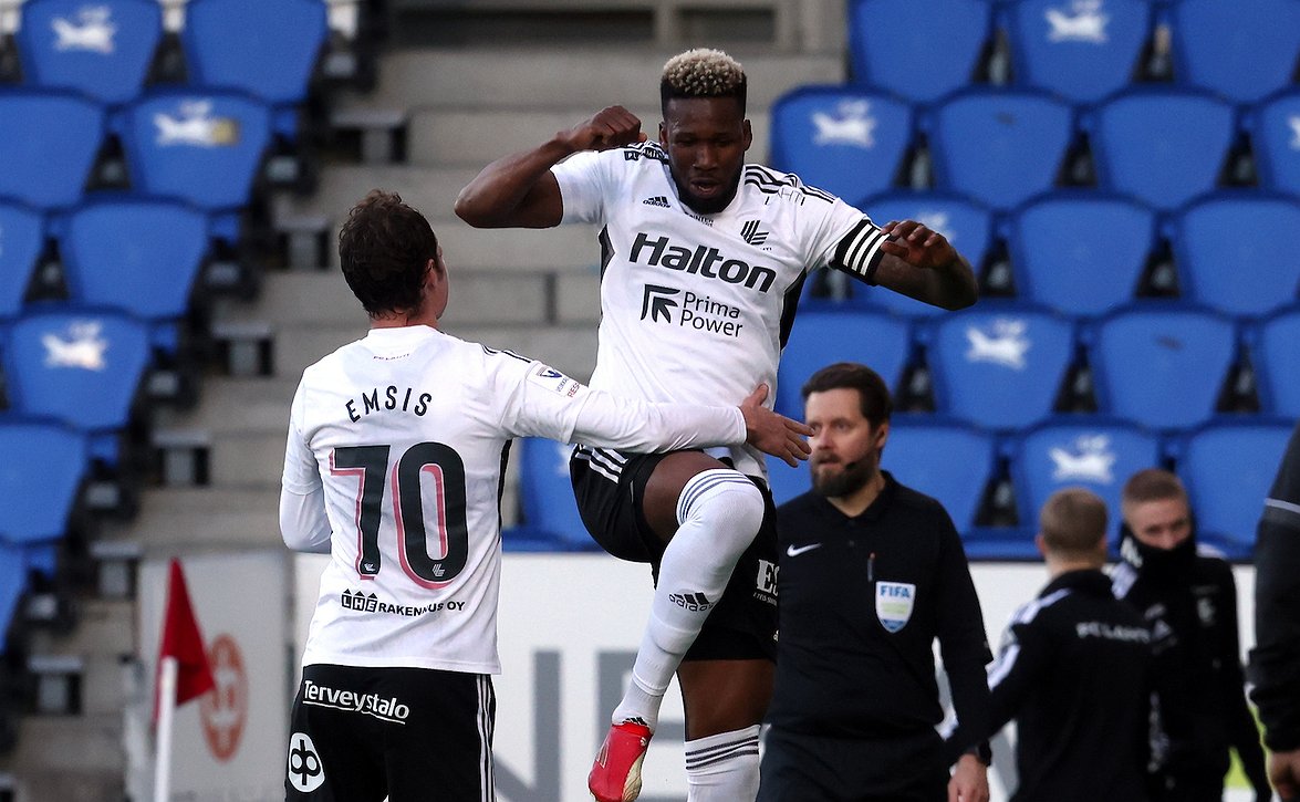 Sopimuksettomien pelaajien joukkue ja SalPa tasapeliin - Mac Kandji maalinteossa