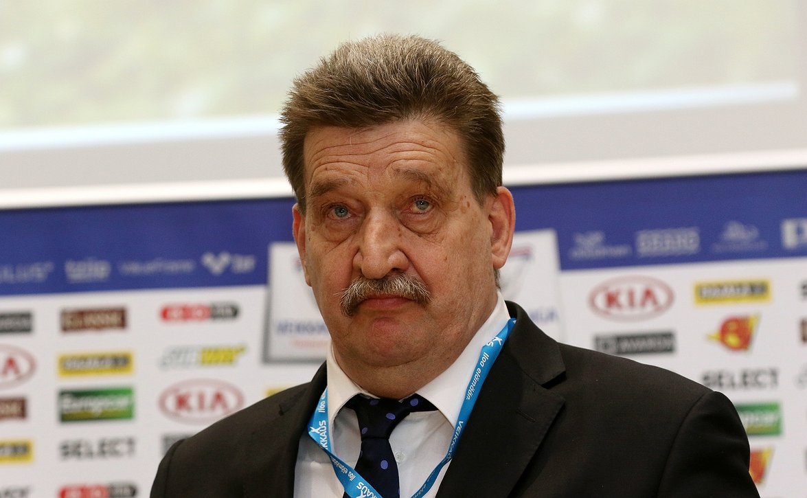 Captain's Ball Pertti Alajalle