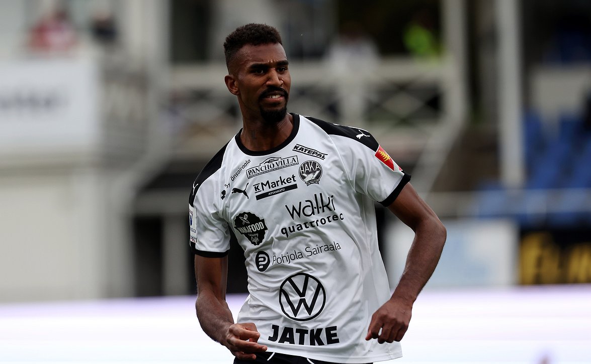Luiyi de Lucas palaa FC Hakaan
