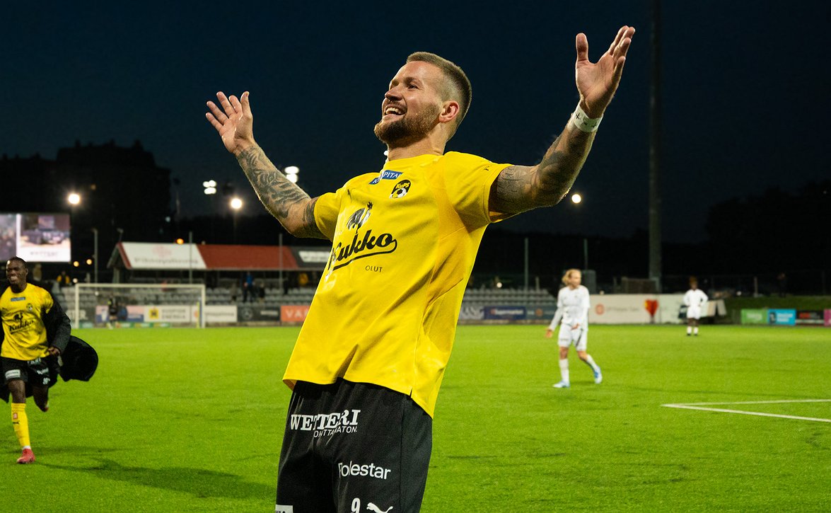 ​Veikkausliigamaaleja jo yli 17 000 – tasalukema KuPS:n Piotr Parzyszekin nimiin