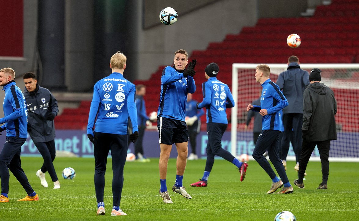 Niilo Mäenpää joutuu jäämään sivuun Pohjois-Irlanti -ottelusta