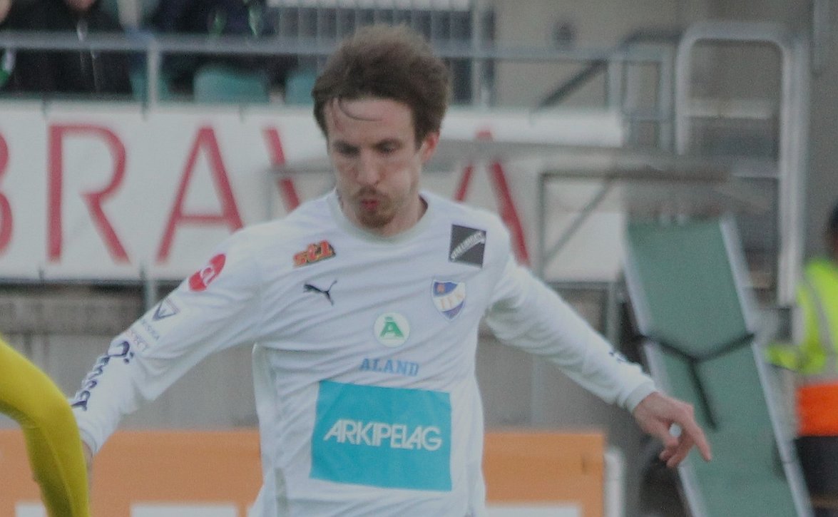 Riku Sjöroos ja IFK Mariehamn jatkosopimukseen - edessä jo viides kausi Grönvittissä