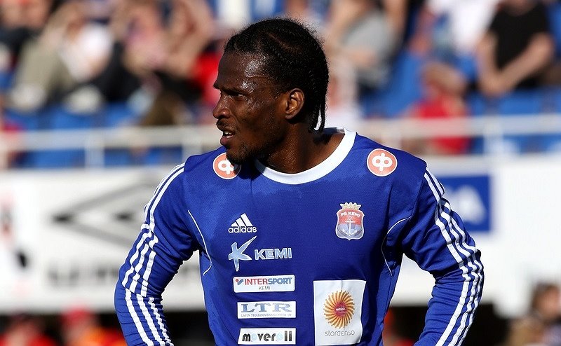 Cornelius Stewart pelikunnossa oletettua aiemmin?