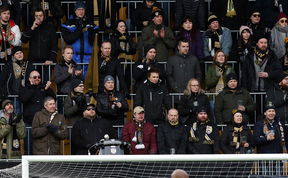 Rakkaudesta lajiin -sarja tutustui SJK-faneihin