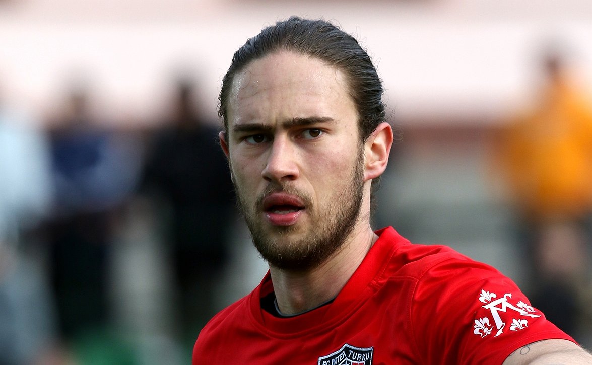 ​Hambo, Sundman ja Sheppard SJK-paitaan