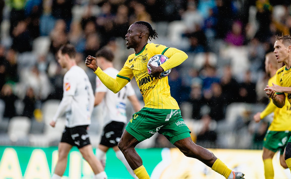 Adeleke Akinyemi pelaa Ilveksessä myös tulevalla kaudella