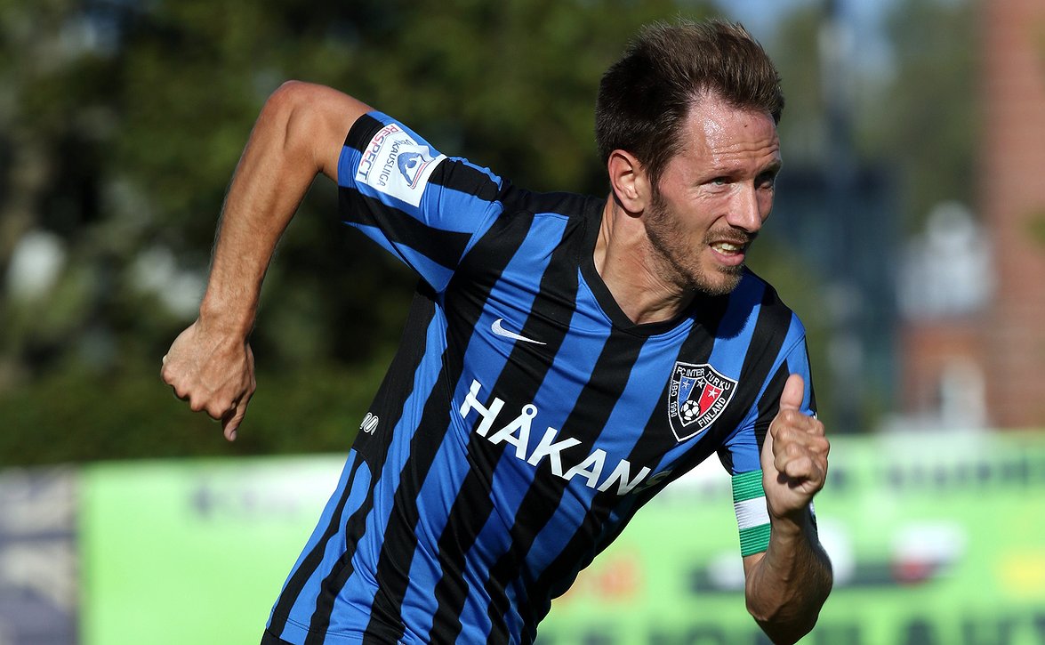 Pitkän linjan interiläinen jatkaa seurassa