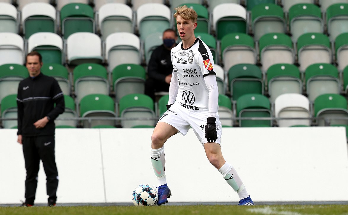 FC Hakan Laine odottaa paluuta tositoimiin - "Hienoa päästä taas pelaamaan"