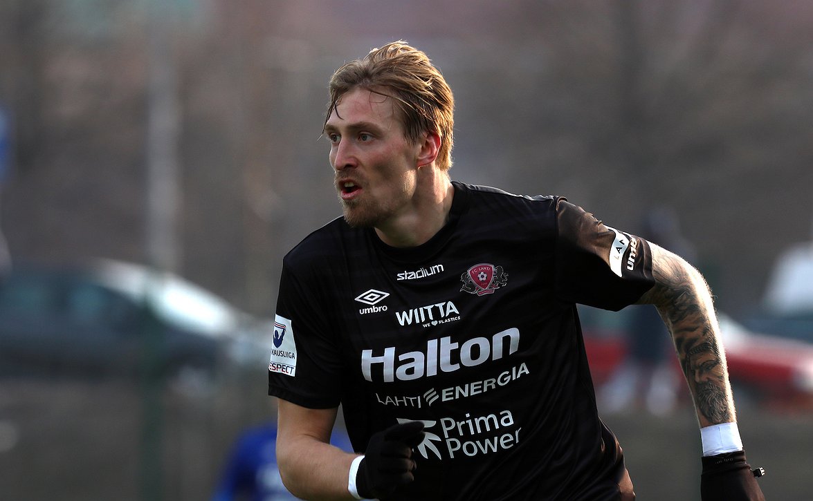 ​Teemu Penninkankaan ura jatkuu Irlannissa – "Aina ollut unelma pelata ulkomailla"