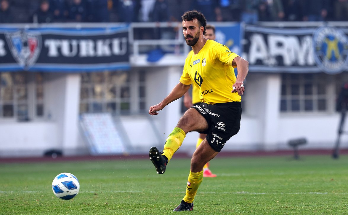 ​"Useammalle pelaajalle on tullut auottua päätä" – Diogo Tomasilla tuttujakin Huuhkajissa