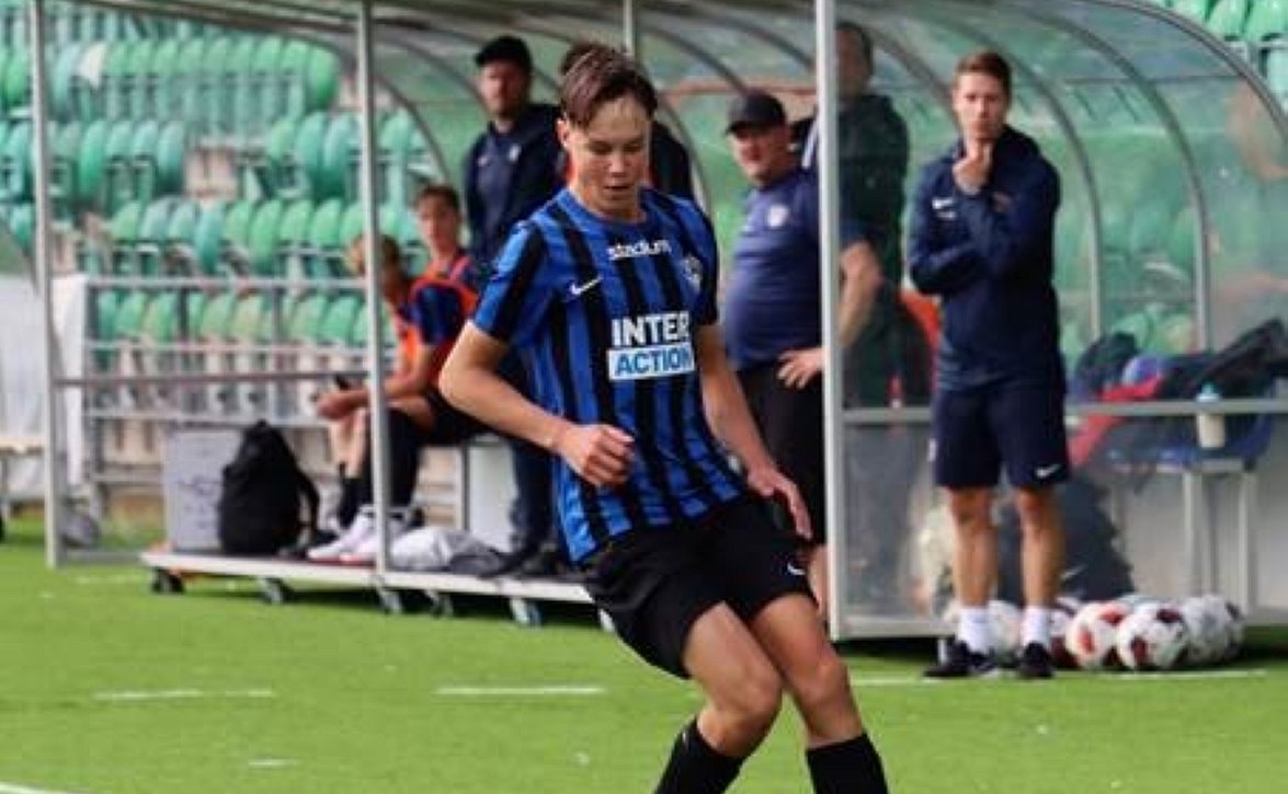 Inter pitkään sopimukseen lupaavan poikien maajoukkuepelaajan kanssa