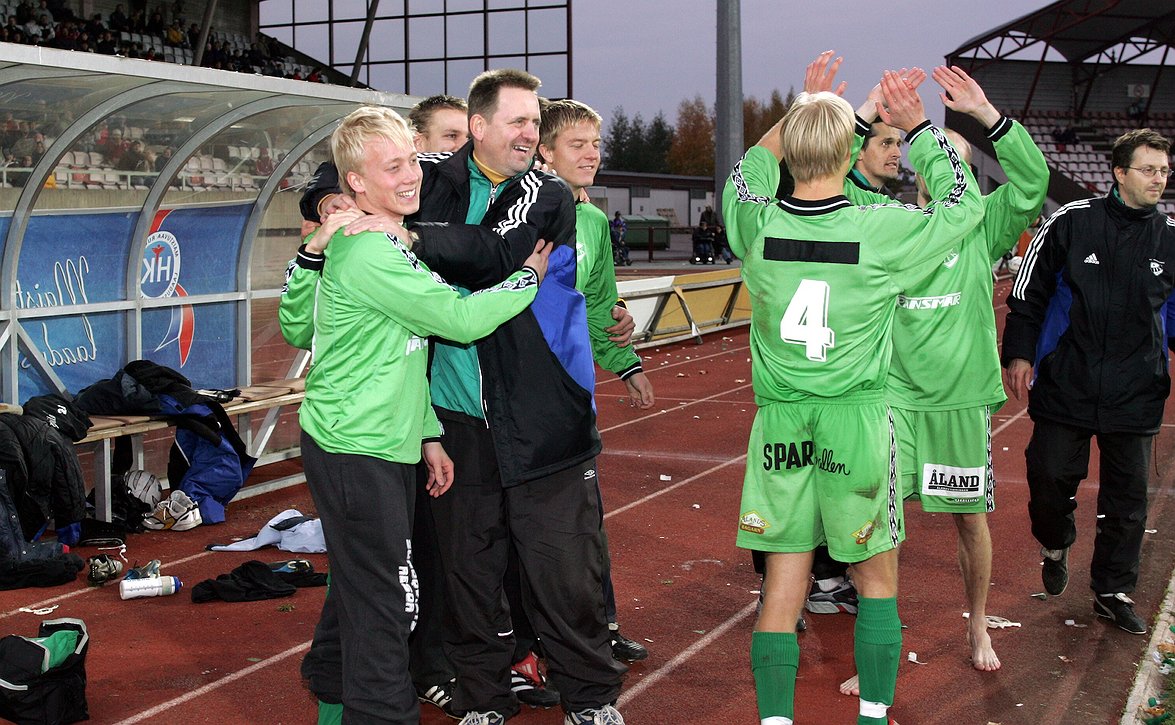 ​Valmentajalegenda ei unohda ikimuistoista päivää – "Millaista iloa se olikaan"