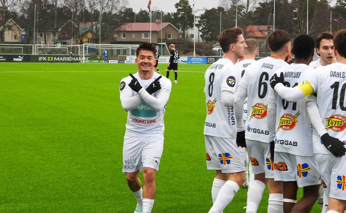 IFK Mariehamnin maalitykki Adam Larsson pettyi avaukseen - "Tämä ei ole tarpeeksi hyvää"