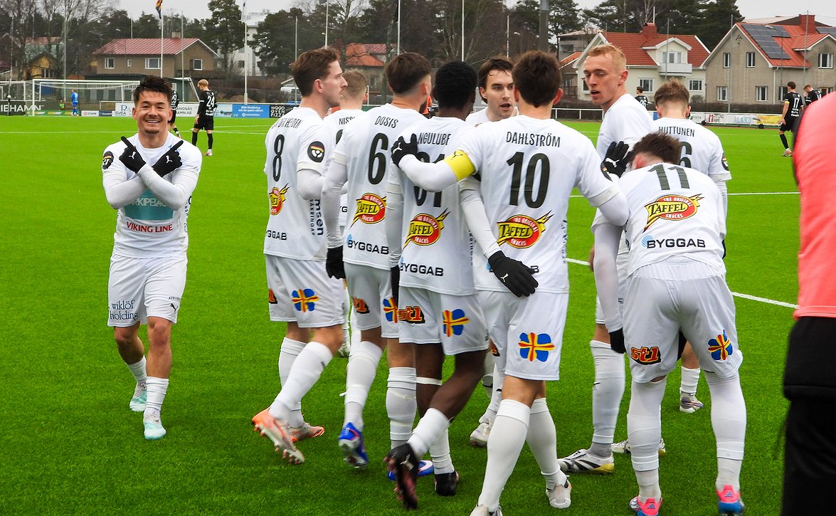 ​Ghanalaistoppari IFK Mariehamniin – kokemusta Tanskasta ja Tshekistä