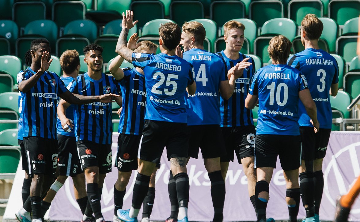 "Oma veli ja paljon muita tuttuja" - Interin Olli Jakoselle SalPan kohtaaminen on erityistapaus