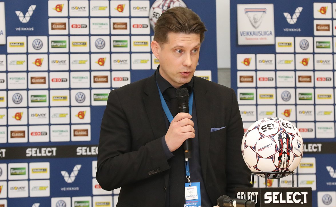 ​Veikkausliigan toimitusjohtaja Timo Marjamaa kävi Pallokerhon vieraana