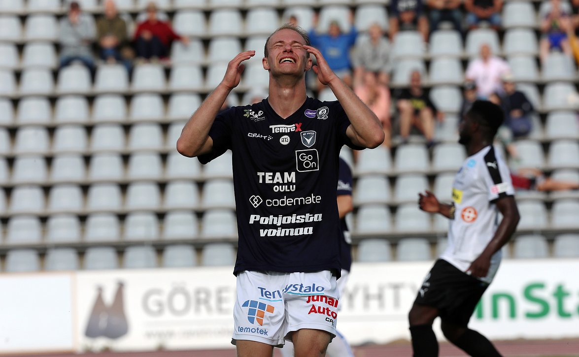 Ykkösen kärkikolmikko tasapisteissä