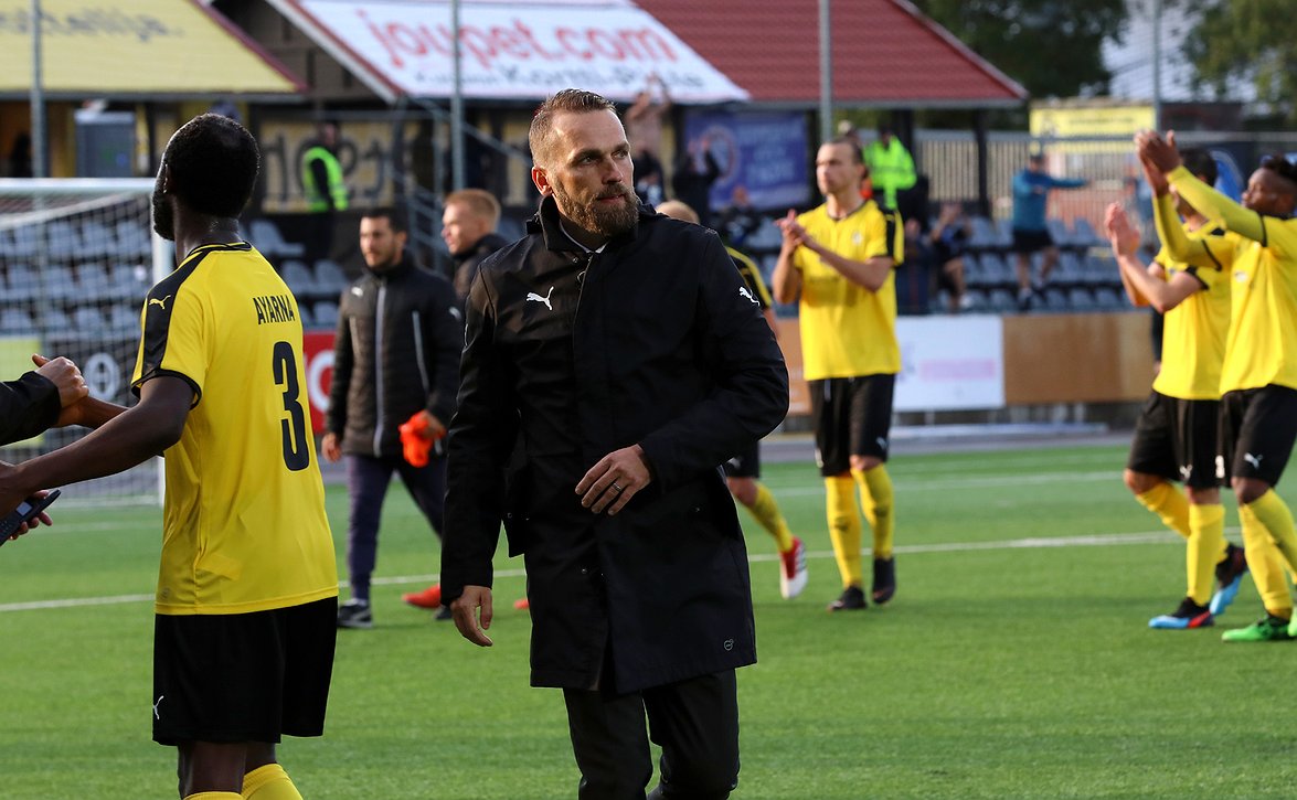 ​"Tärkeintä on olla rohkea omassa pelissä" – KuPS hyvällä itseluottamuksella Legiaa vastaan