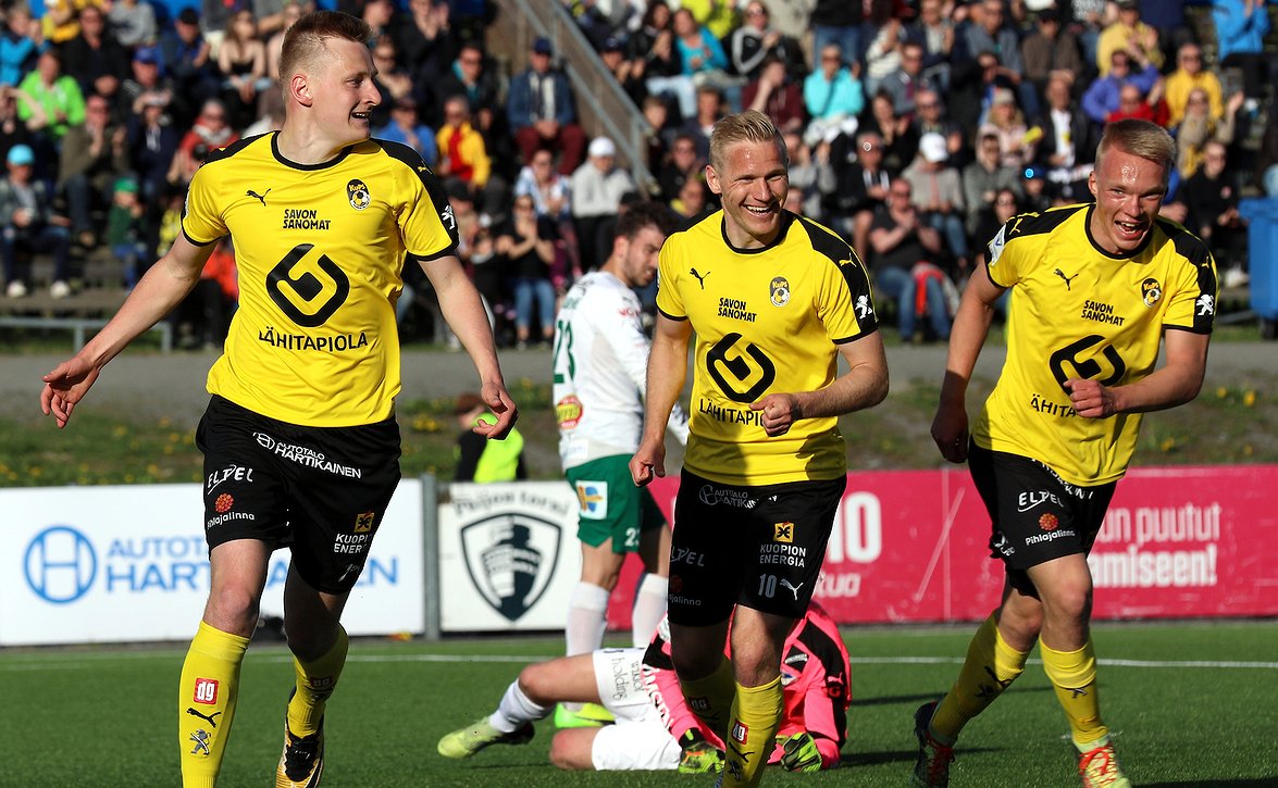 ​Maalitykkien jännittävä kohtaaminen: "Osaavat panna palloa pussiin"
