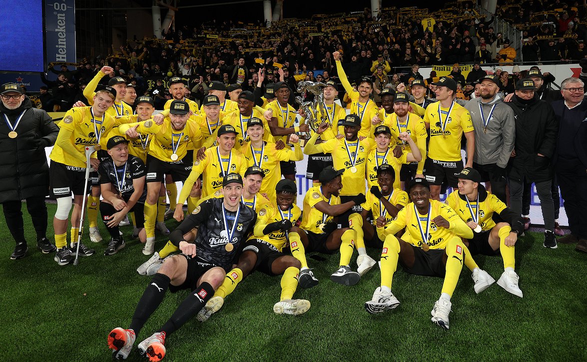 ​KuPS vei ansaitun mestaruuden – tässä tilastossa HJK:ta ja Hakaa ei silti haasta kukaan