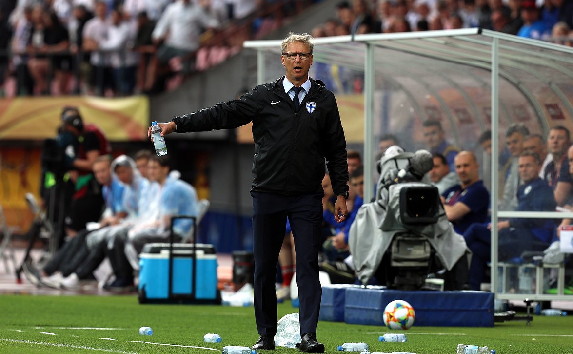 Huuhkajien avaus Irlantia vastaan