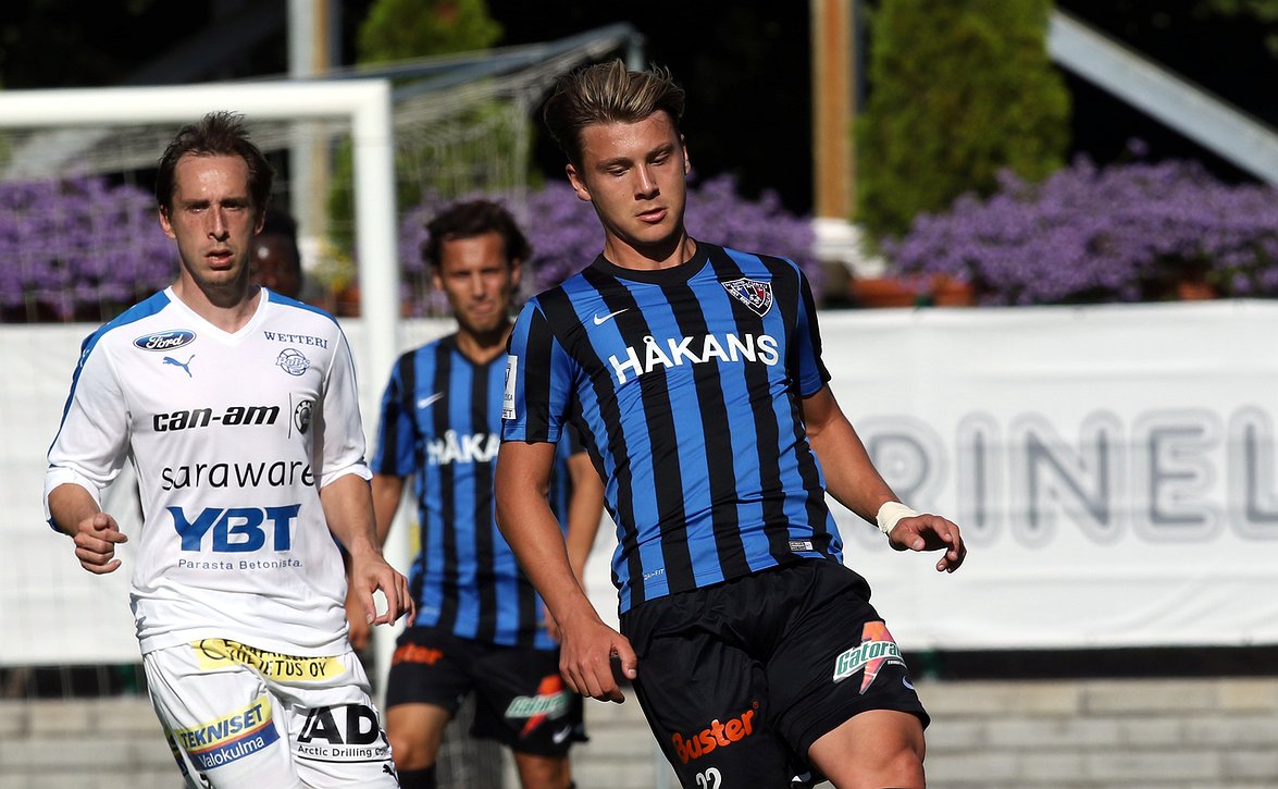 Kairinen matkaa Juventuksen testiin