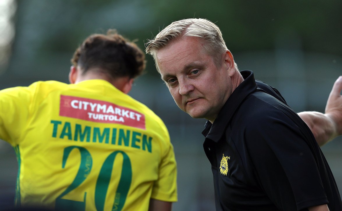 Lisää nuoria rinkiin - Ilves pitää kiinni linjastaan