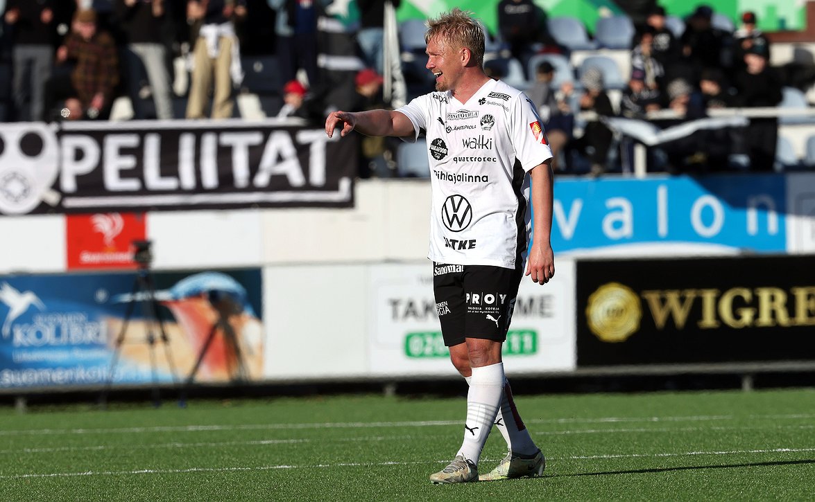 FC Hakan Siira nauttii pelaamisesta Tehtaan kentällä – ”Yleisö on aika rehellistä”