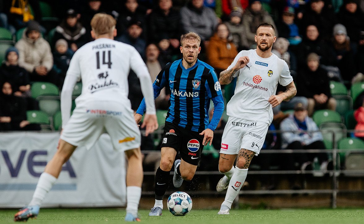 "Täytyy nostaa hattua joukkueelle" - KuPS vakuuttavalla voitolla sarjataulukon kärkeen